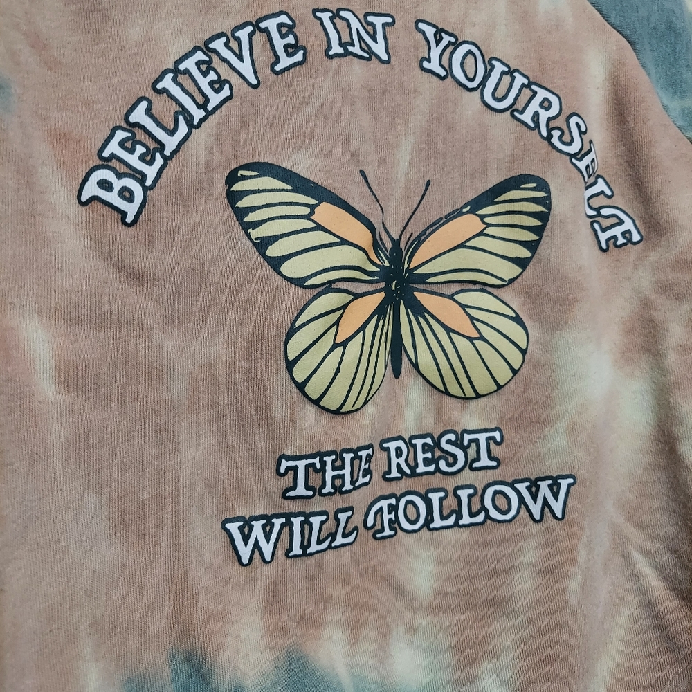 Sweatshirt & Shorts Sz L - Picture 3 of 3